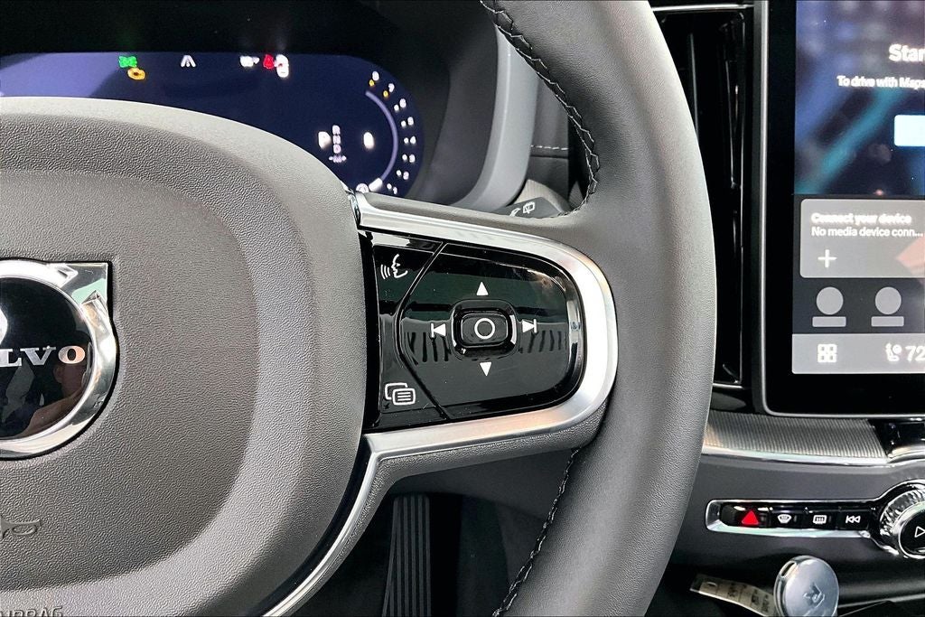 2026 Volvo XC60 B5 Ultra Black Edition