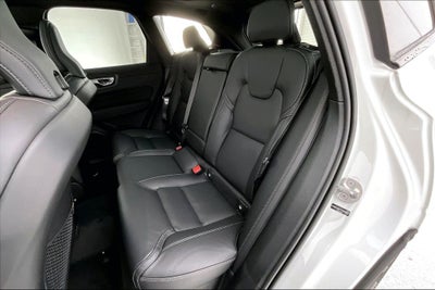 2026 Volvo XC60 B5 Ultra Black Edition