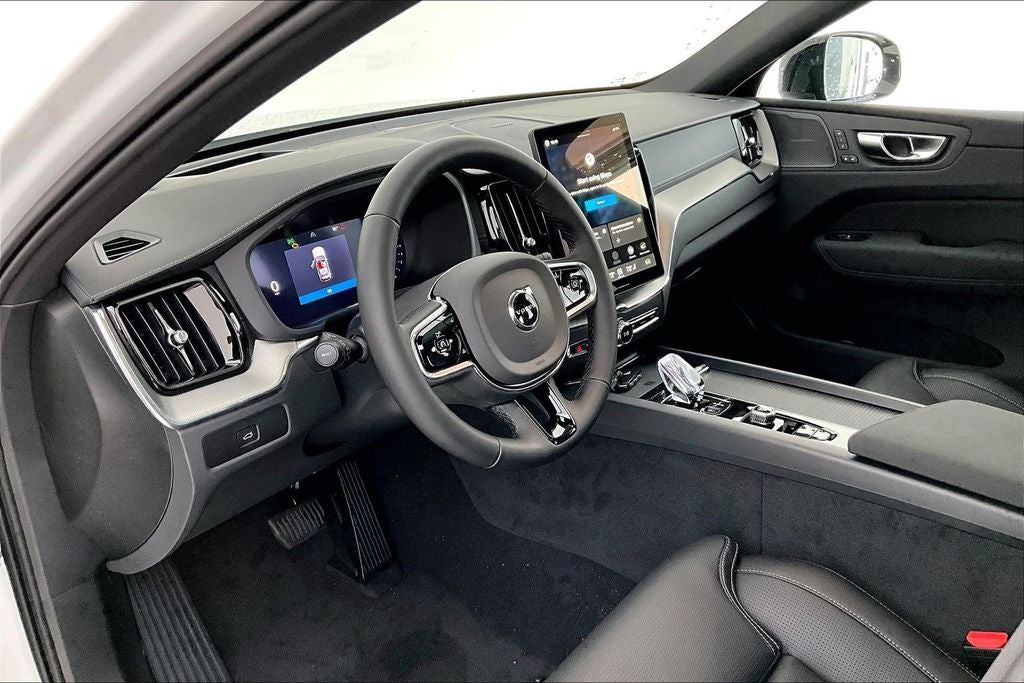 2026 Volvo XC60 B5 Ultra Black Edition