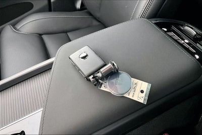 2026 Volvo XC60 B5 Ultra Black Edition