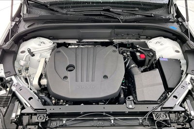 2026 Volvo XC60 B5 Ultra Black Edition