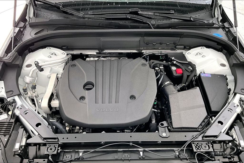 2026 Volvo XC60 B5 Ultra Black Edition