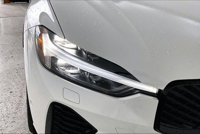 2026 Volvo XC60 B5 Ultra Black Edition