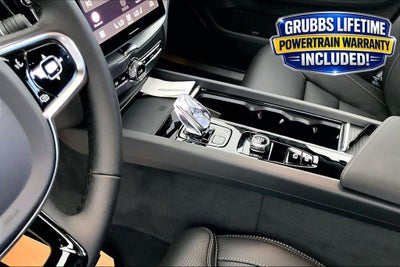 2026 Volvo XC60 B5 Ultra Black Edition