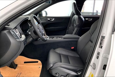 2026 Volvo XC60 B5 Ultra Black Edition