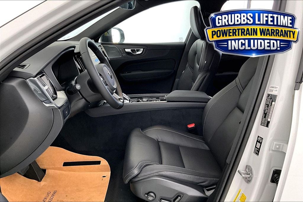 2026 Volvo XC60 B5 Ultra Black Edition