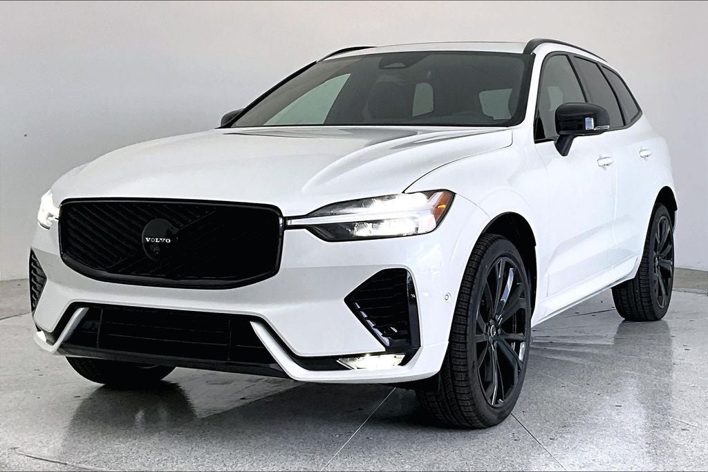 2026 Volvo XC60 B5 Ultra Black Edition