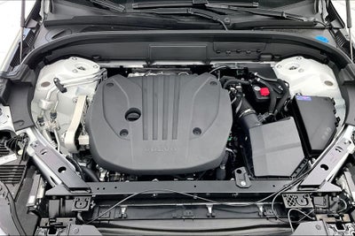 2026 Volvo XC60 B5 Ultra Black Edition