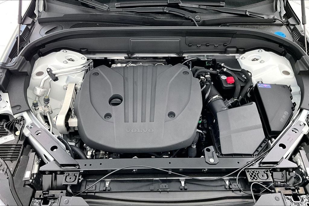 2026 Volvo XC60 B5 Ultra Black Edition