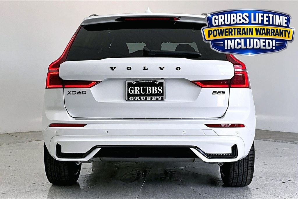2026 Volvo XC60 B5 Ultra Black Edition