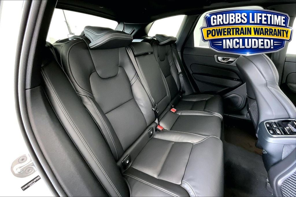 2026 Volvo XC60 B5 Ultra Black Edition