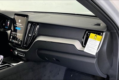 2026 Volvo XC60 B5 Ultra Black Edition