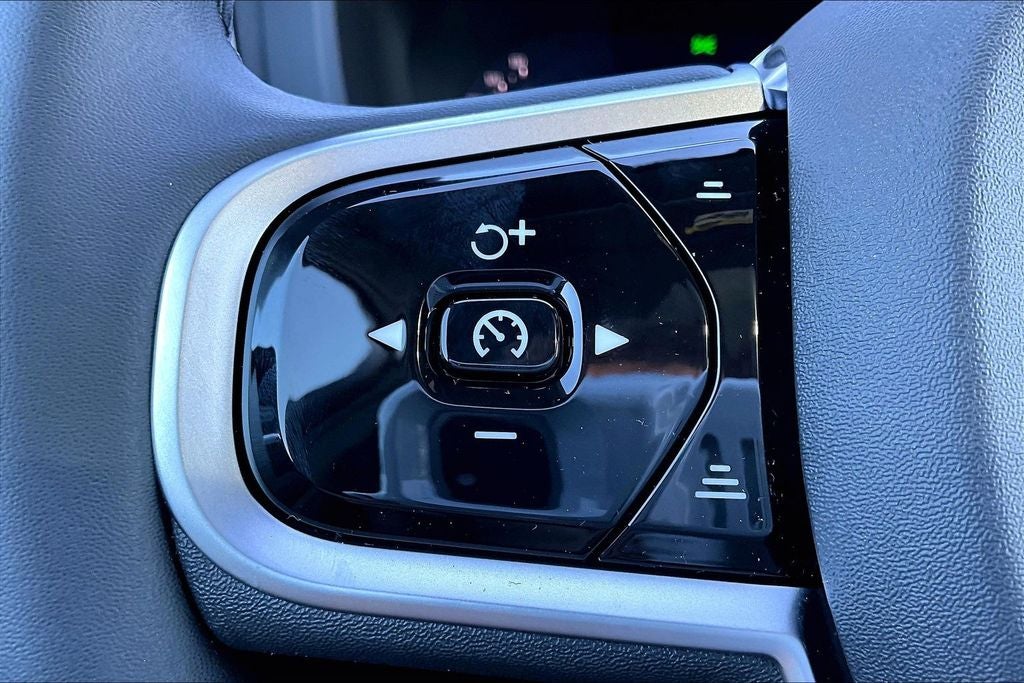 2026 Volvo XC60 B5 Core