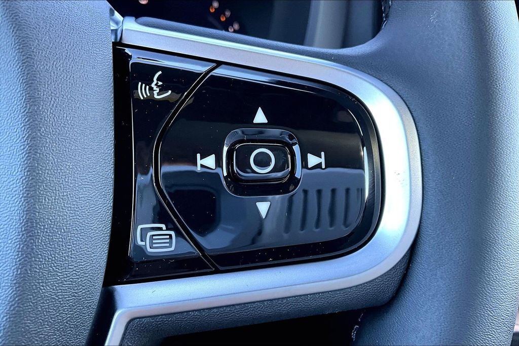 2026 Volvo XC60 B5 Core