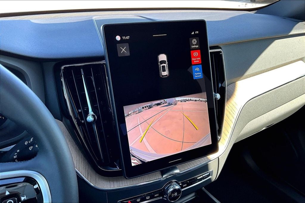 2026 Volvo XC60 B5 Core