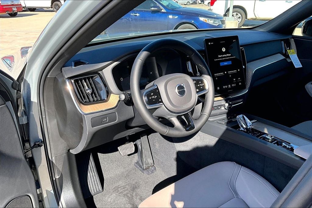 2026 Volvo XC60 B5 Core