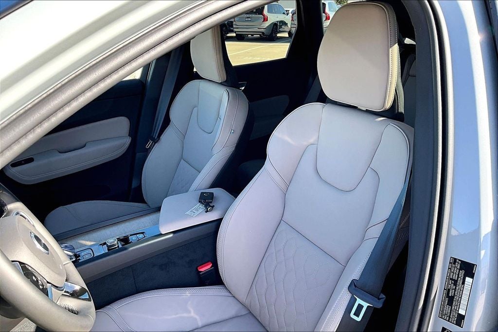 2026 Volvo XC60 B5 Core