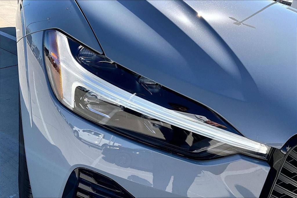 2026 Volvo XC60 B5 Core