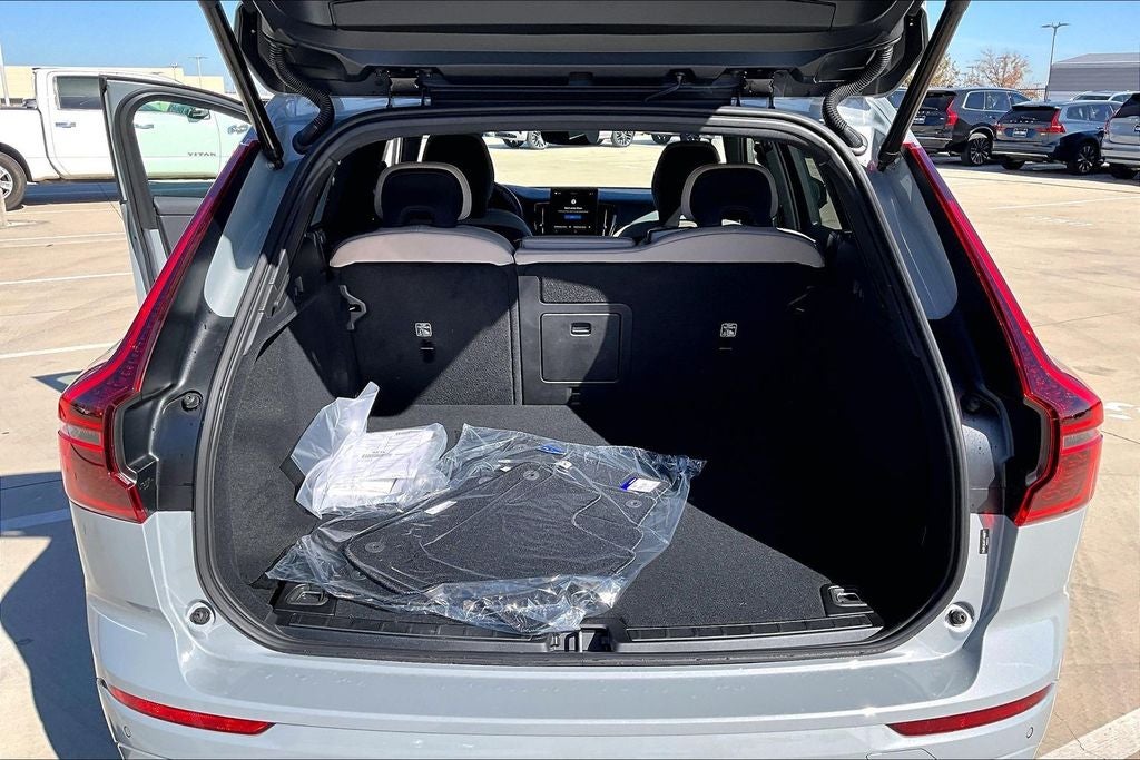 2026 Volvo XC60 B5 Core