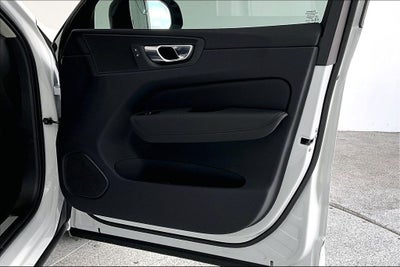 2026 Volvo XC60 B5 Core