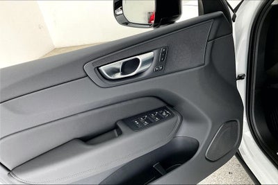 2026 Volvo XC60 B5 Core
