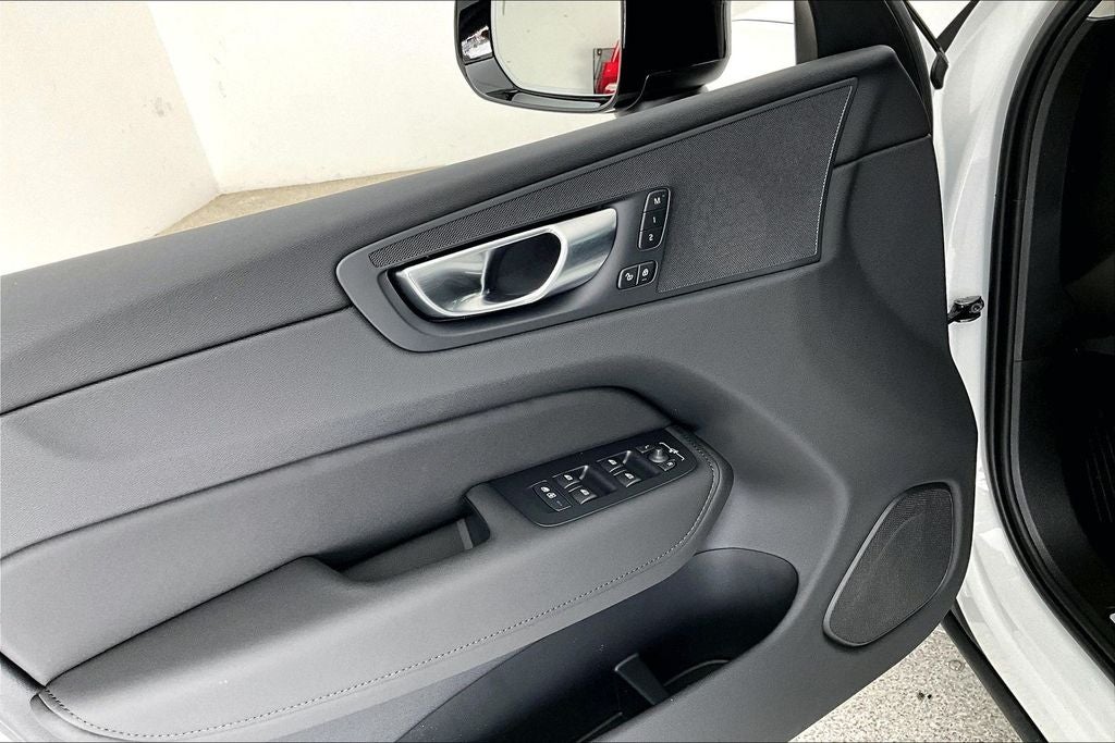 2026 Volvo XC60 B5 Core