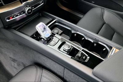 2026 Volvo XC60 B5 Core