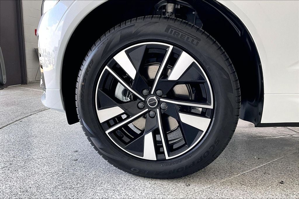 2026 Volvo XC60 B5 Core