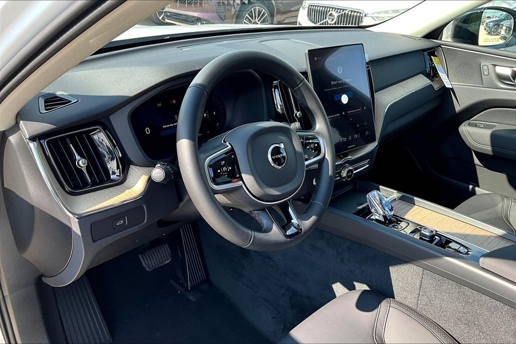 2026 Volvo XC60 B5 Core