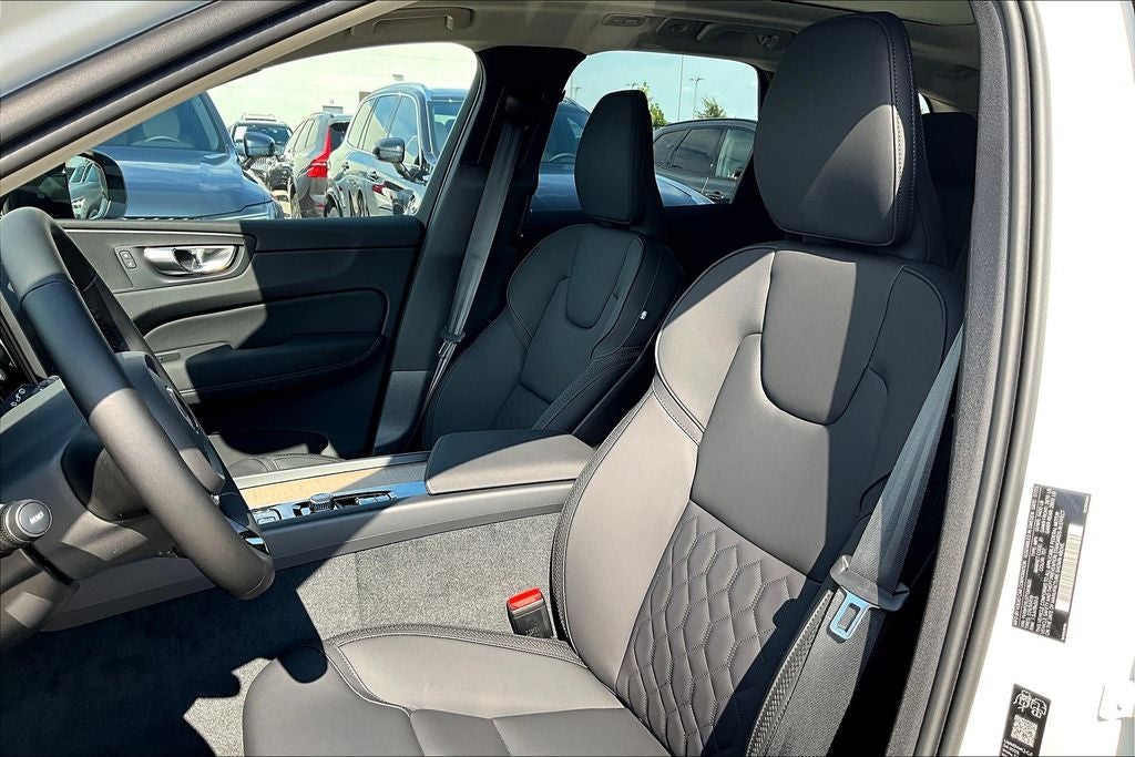 2026 Volvo XC60 B5 Core