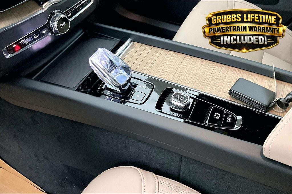 2026 Volvo XC60 B5 Core