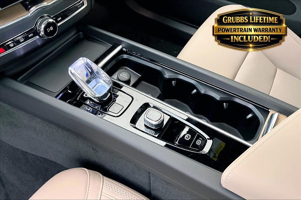 2026 Volvo XC60 B5 Core
