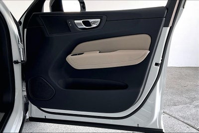 2026 Volvo XC60 B5 Core