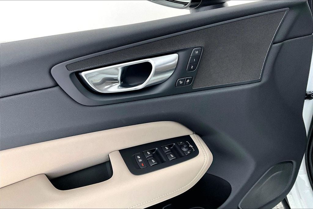 2026 Volvo XC60 B5 Core