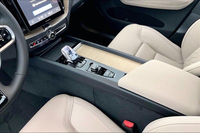 2026 Volvo XC60 B5 Core