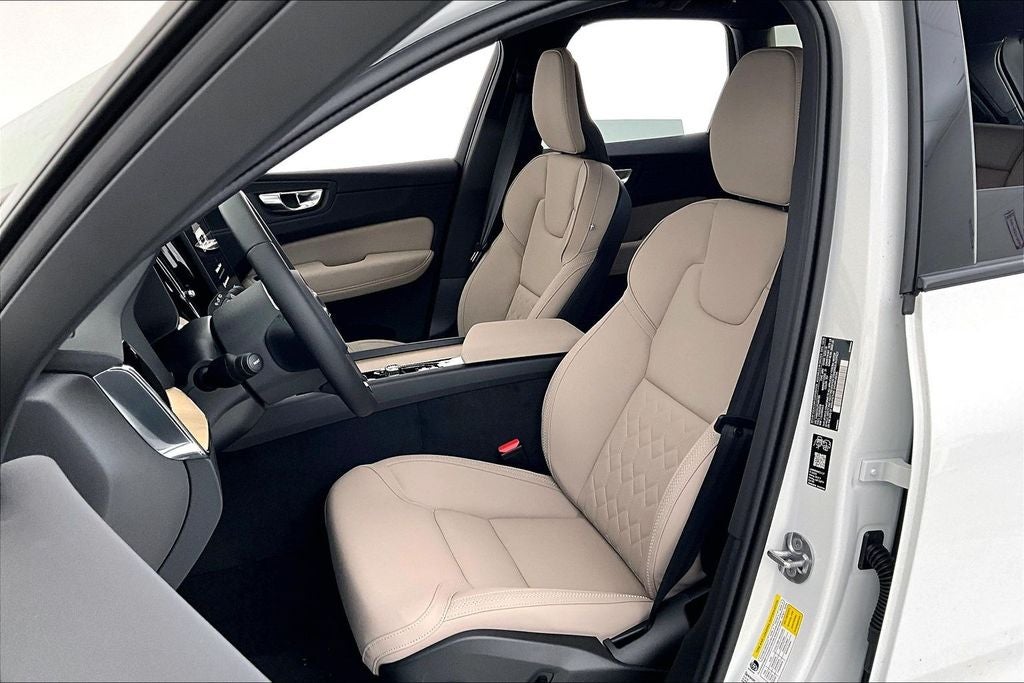 2026 Volvo XC60 B5 Core