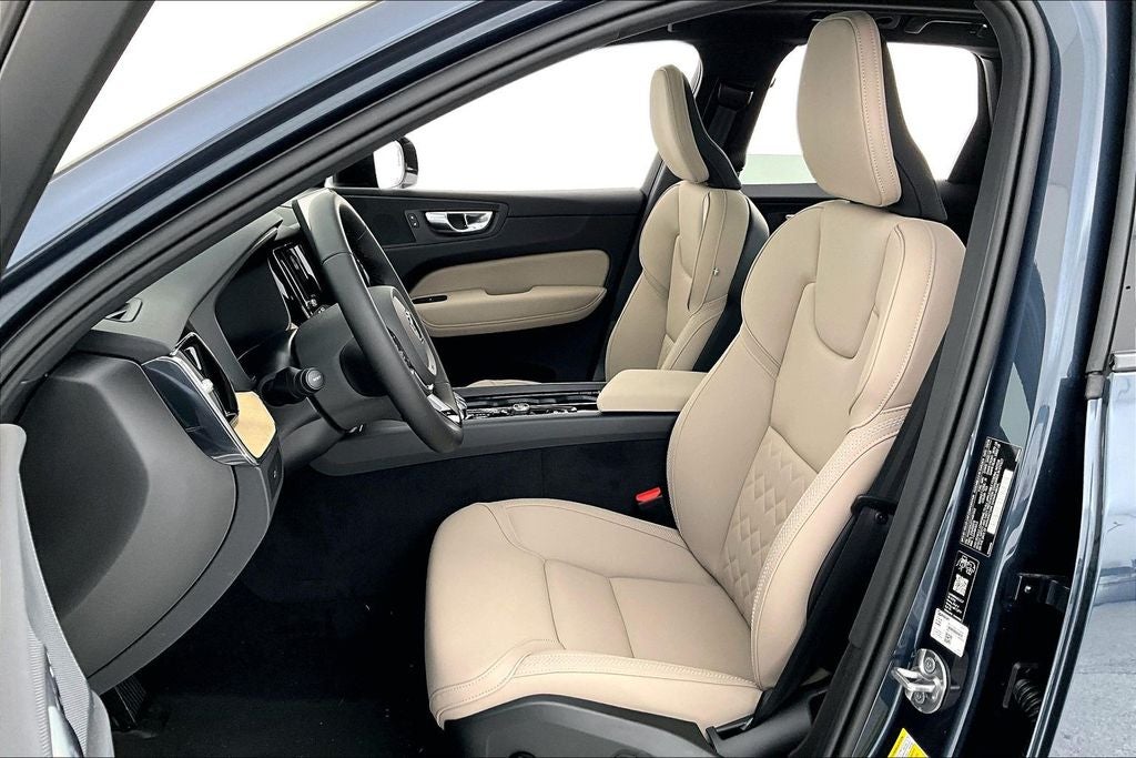2026 Volvo XC60 B5 Core