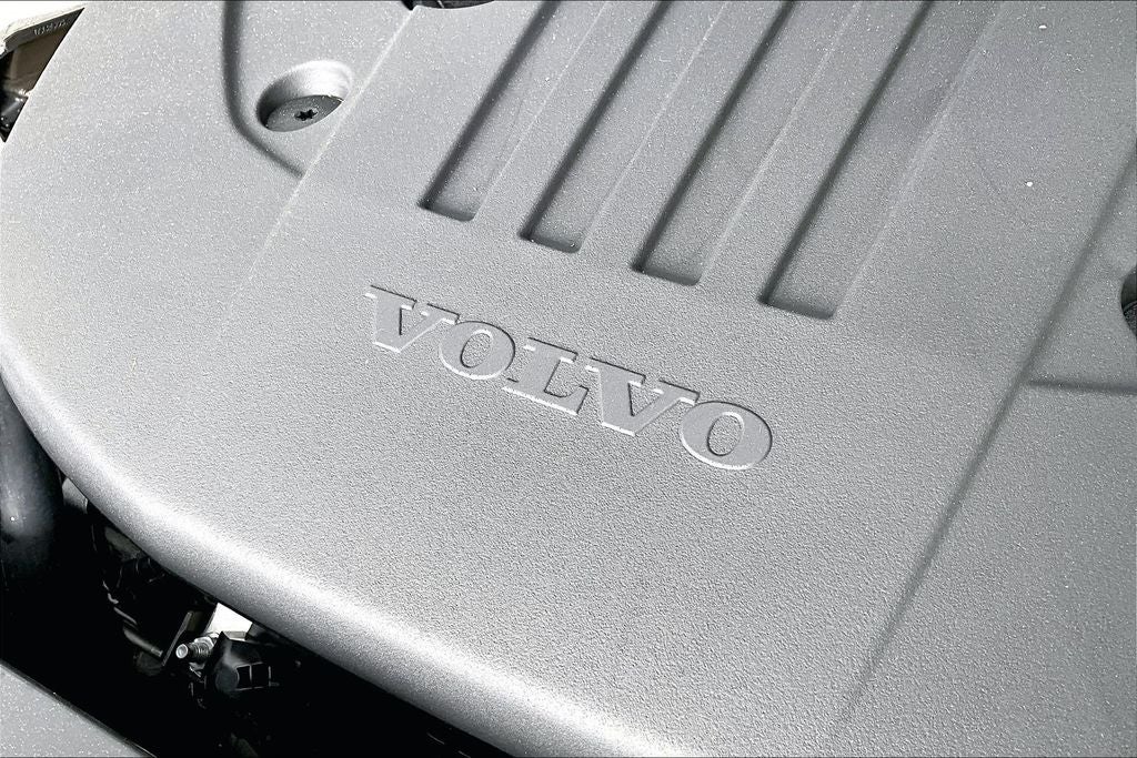 2026 Volvo XC60 B5 Core