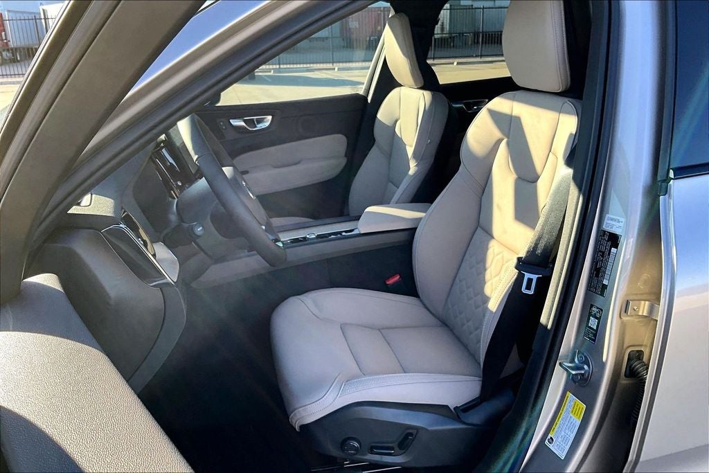 2026 Volvo XC60 B5 Core