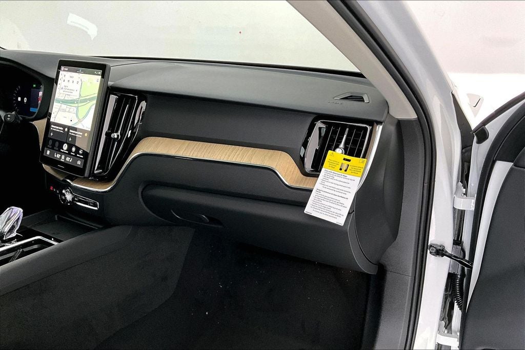 2026 Volvo XC60 B5 Core