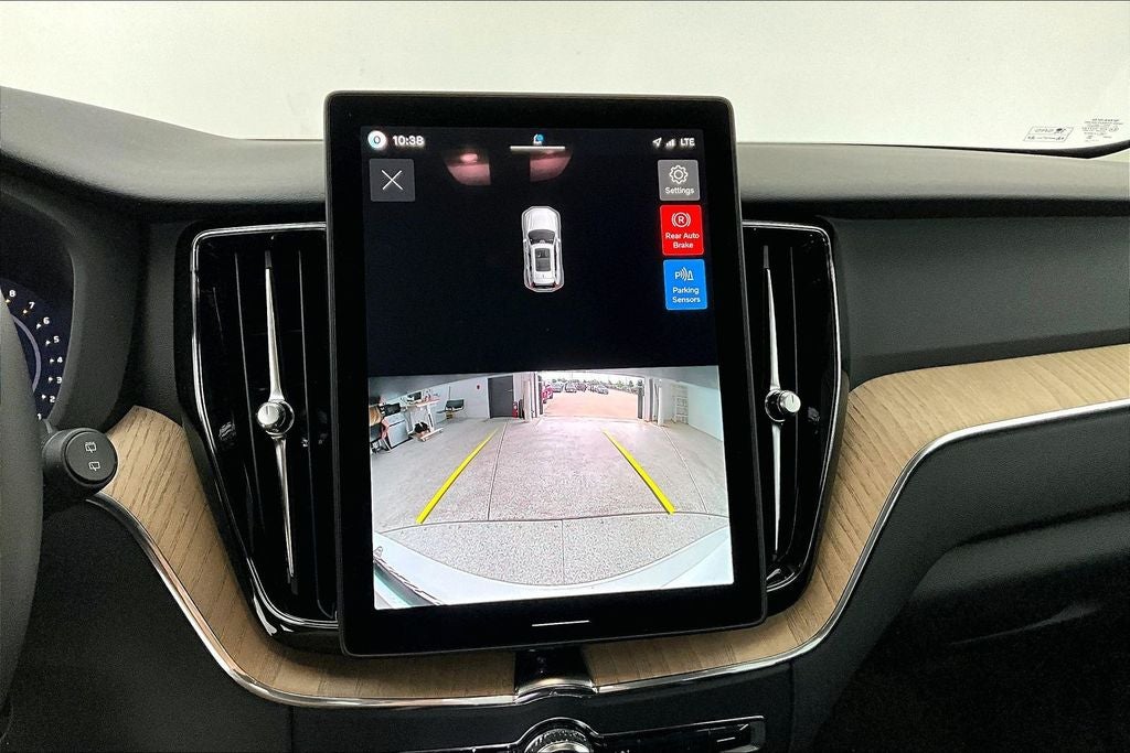 2026 Volvo XC60 B5 Core