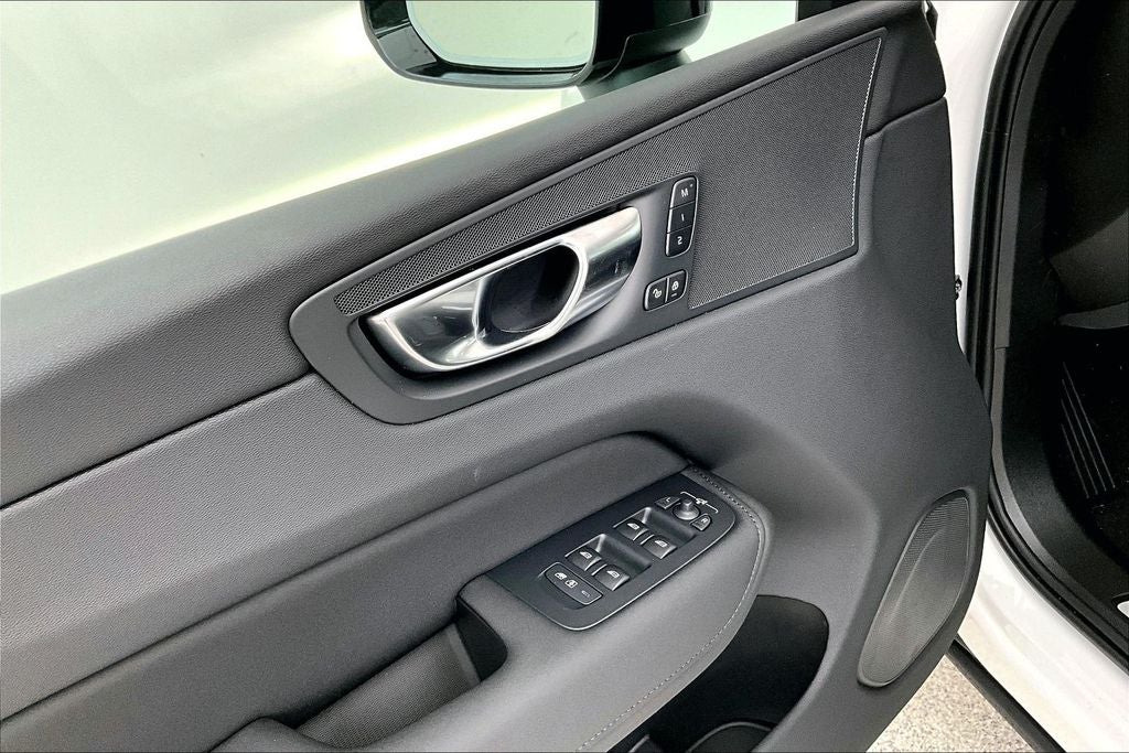 2026 Volvo XC60 B5 Core