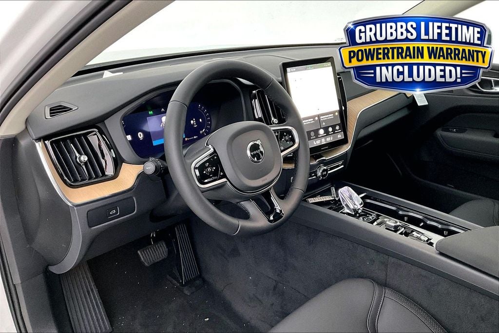 2026 Volvo XC60 B5 Core