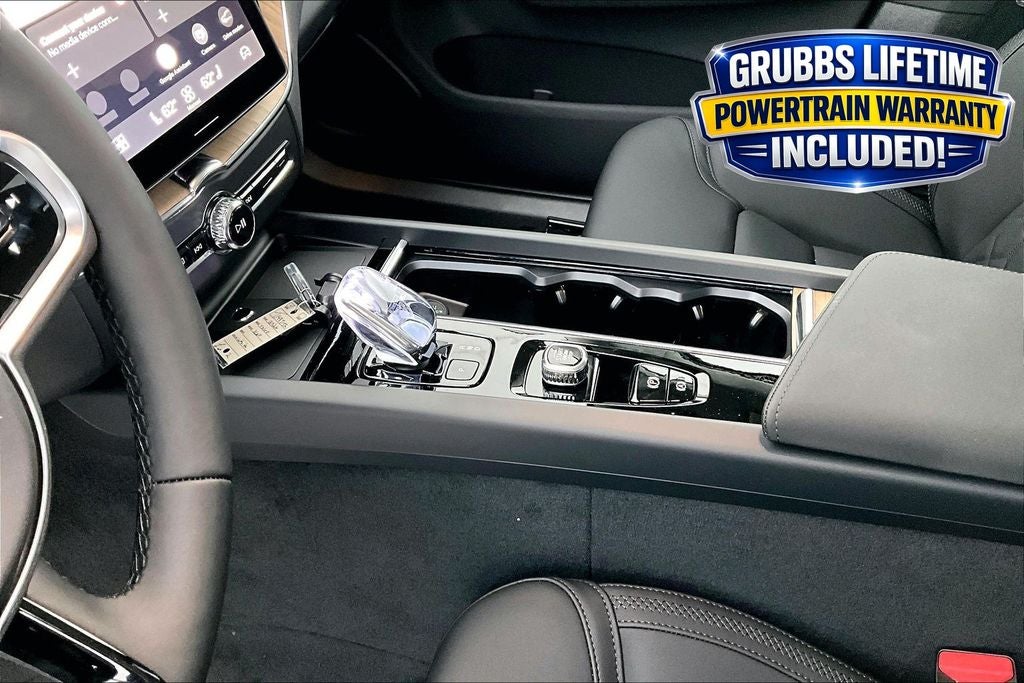 2026 Volvo XC60 B5 Core