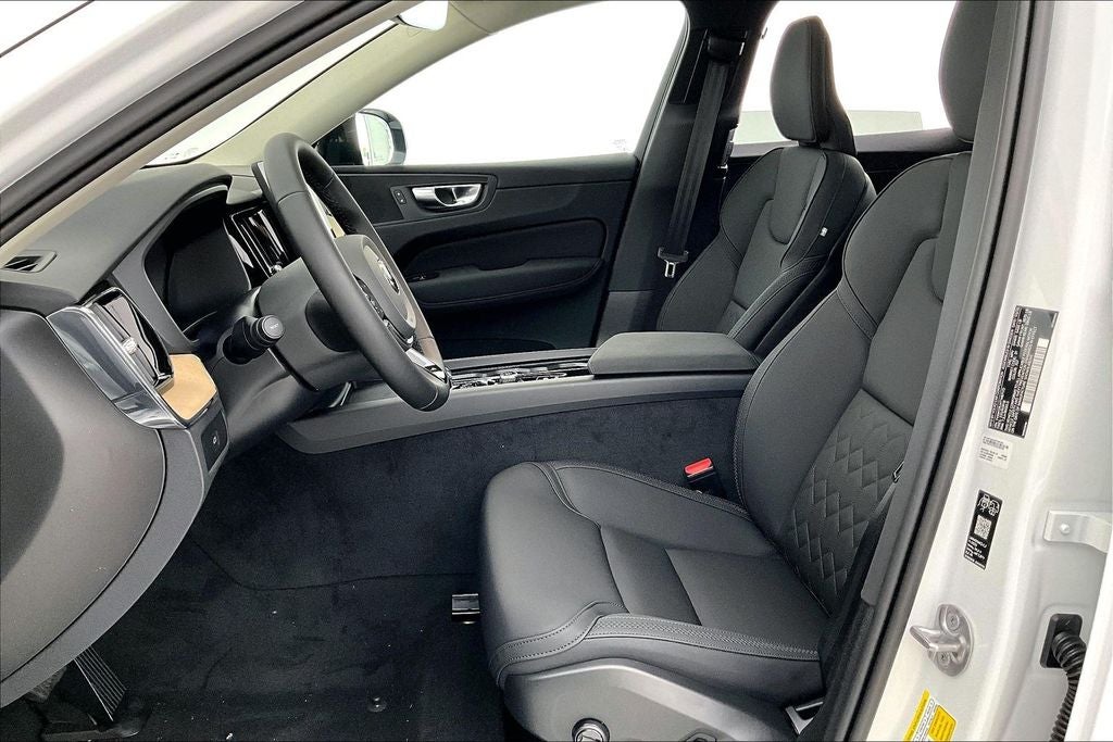 2026 Volvo XC60 B5 Core