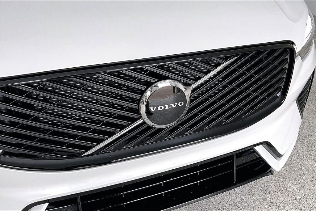 2026 Volvo XC60 B5 Core