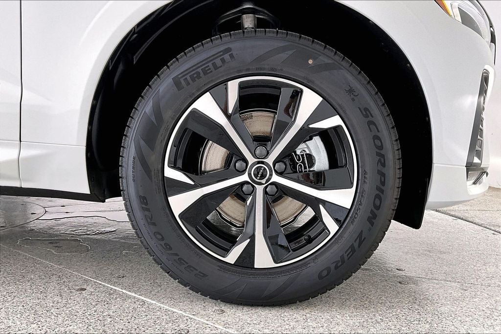 2026 Volvo XC60 B5 Core