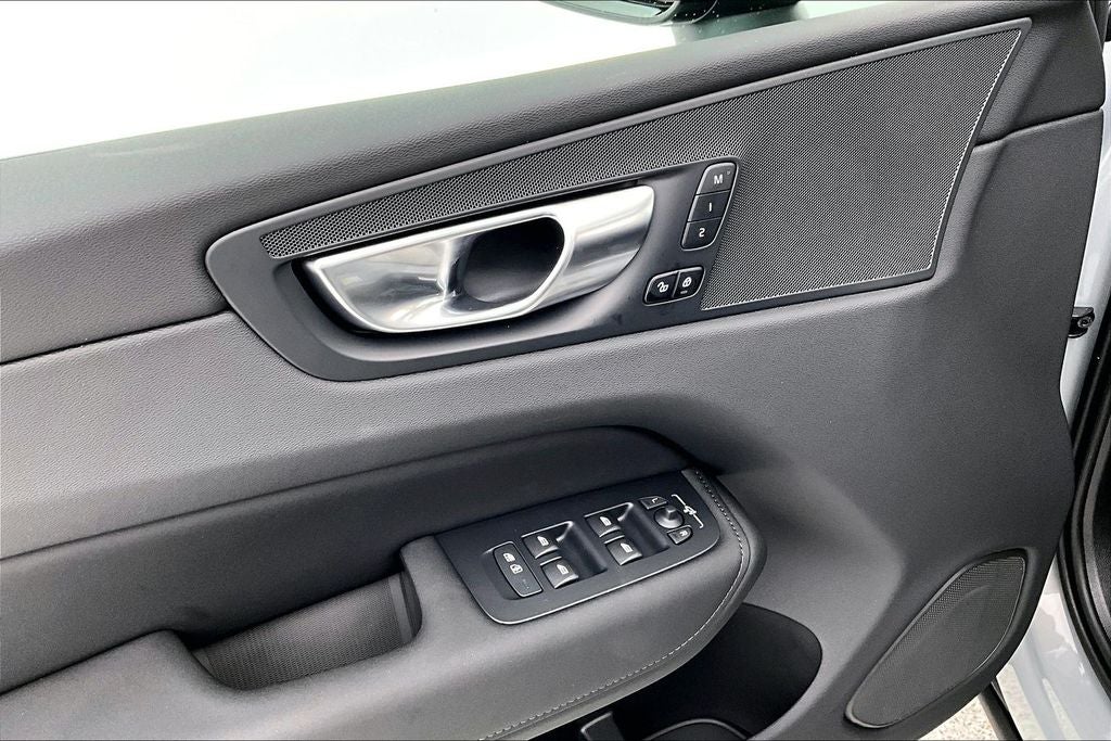 2026 Volvo XC60 B5 Core