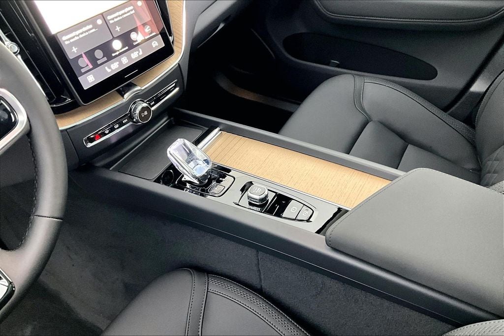 2026 Volvo XC60 B5 Core