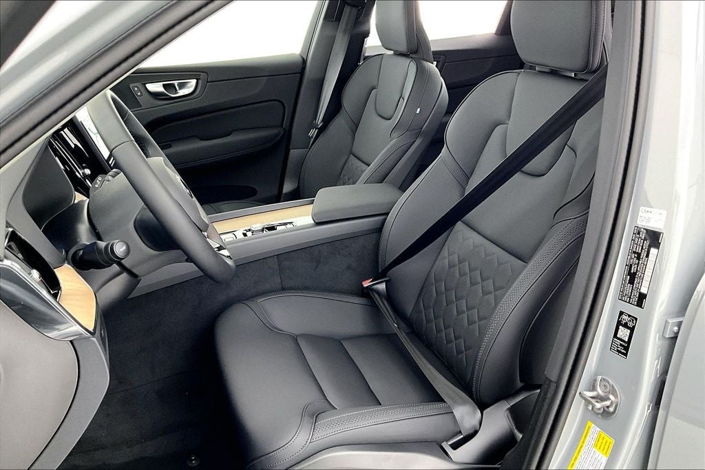 2026 Volvo XC60 B5 Core